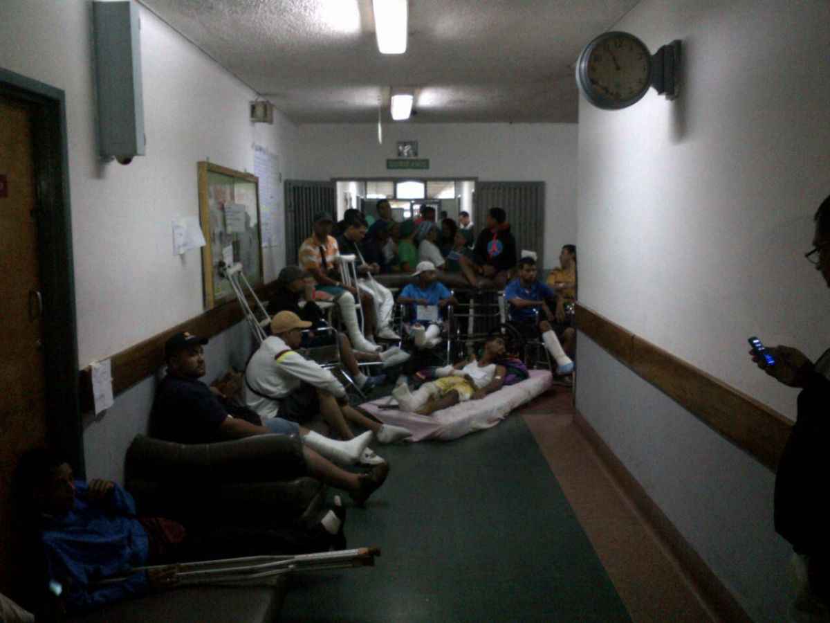 Pacientes protestando por la espera de operaciones