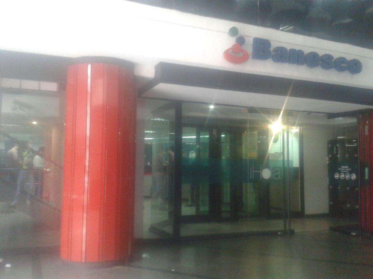 Banesco de la avenida Urdaneta, ubicado dentro del Edif. Seguros La Seguridad. 