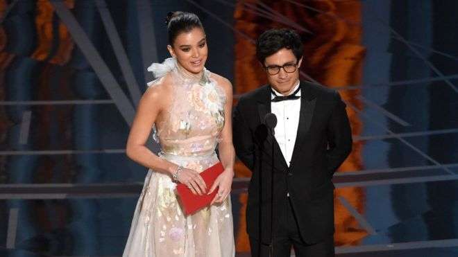 Gael García Bernal presentó el premio a mejor cortometraje animado.