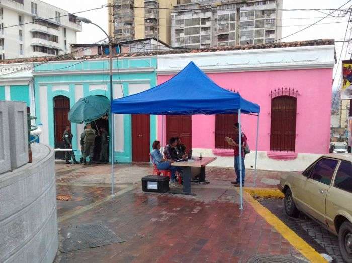 En La Pastora a las 8:40 am solo una persona había firmado