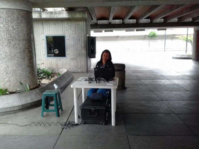 En la plaza del BCV solo estaba la funcionaria del CNE
