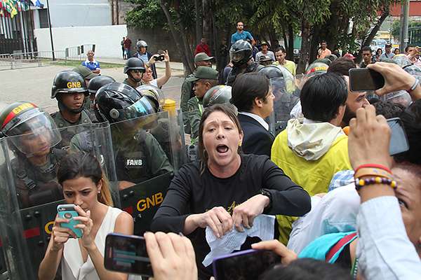 amelia-belisario-protesta