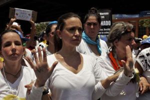 Machado dice que sería "dañino" para Venezuela y la UE enviar misión electoral