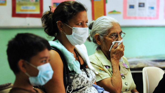 La convergencia de influenza y COVID-19 tensan a la salud pública de México