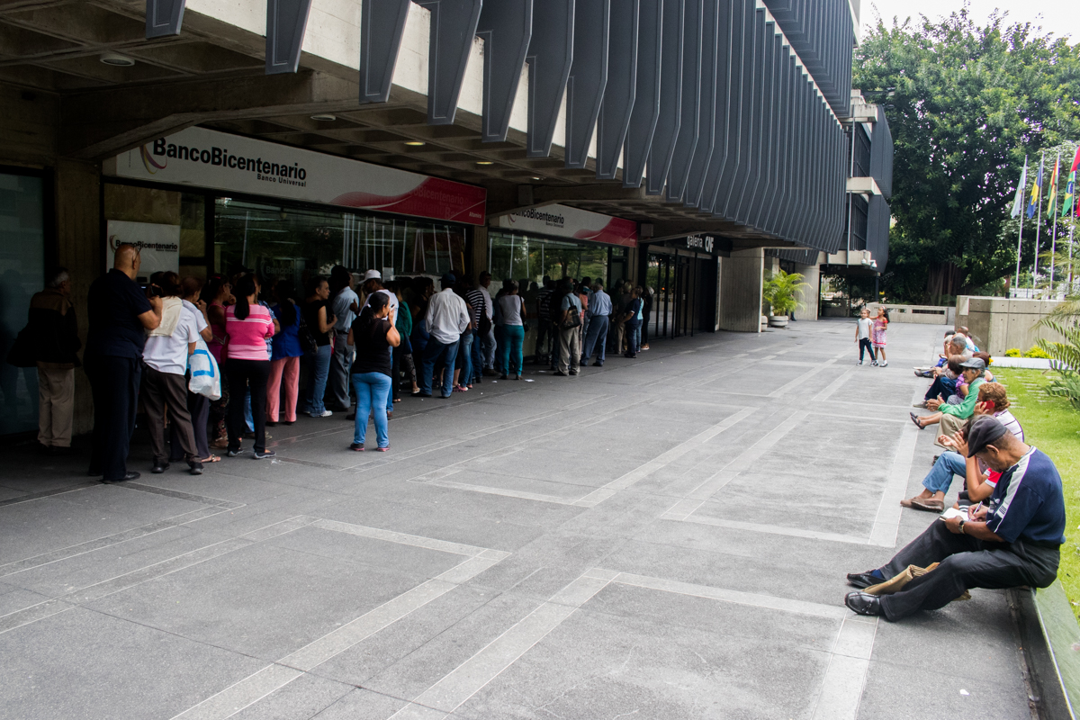 colas bancos pensionados