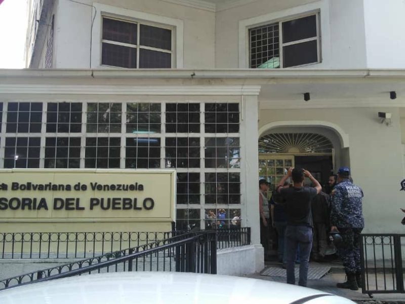 Forzar a la Defensoría a cumplir sus deberes