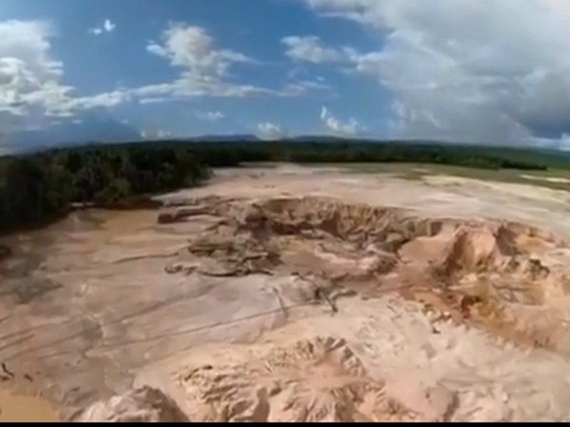 Militares desmantelan estructuras de minería ilegal en los estados Bolívar y Amazonas