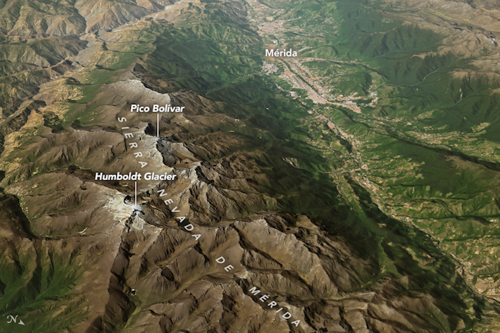 Solo queda el 1% de la masa glaciar del Pico Humboldt. Foto: NASA Earth Observatory images by Joshua Stevens.