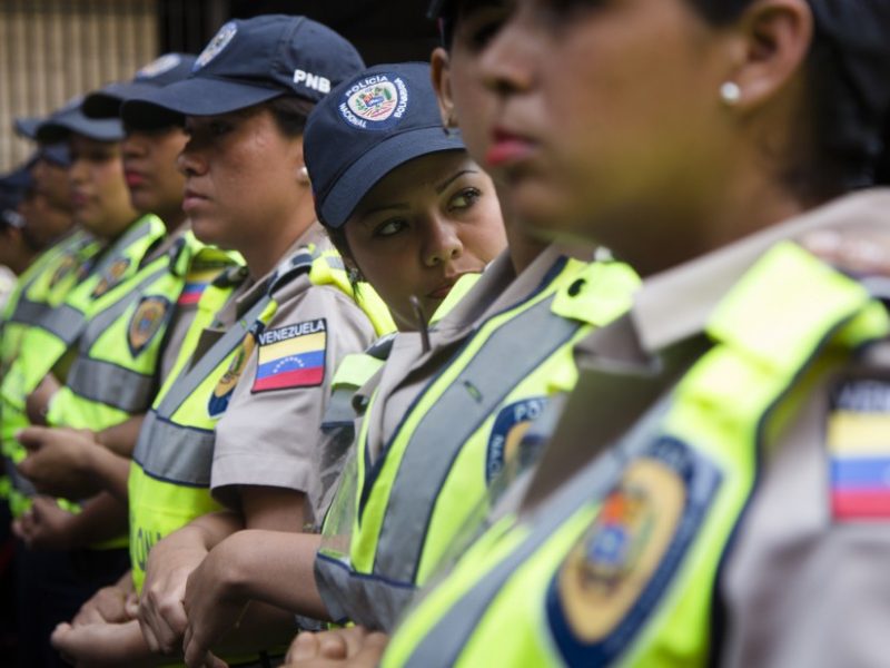 La Policía debe ganarse la confianza
