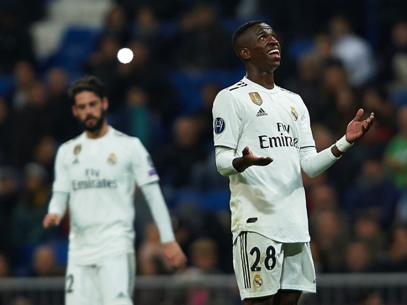 Fiscalía de Madrid pide cuatro años de cárcel para fanáticos que colgaron muñeco de Vinicius