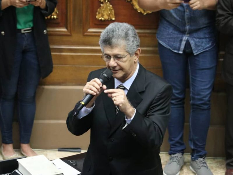 Los diputados del chavismo regresaron al Parlamento, a pesar de que algunos ejercieron cargos públicos