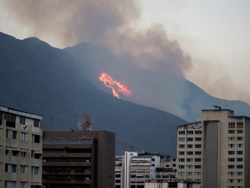 Incendio el avila 18 de marzo