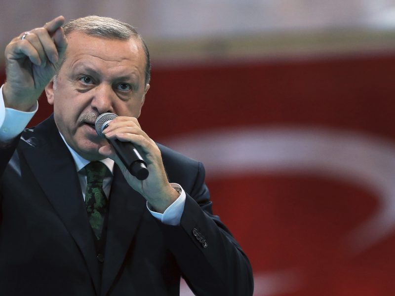 Erdogan pide a Putin un alto el fuego "unilateral" en Ucrania