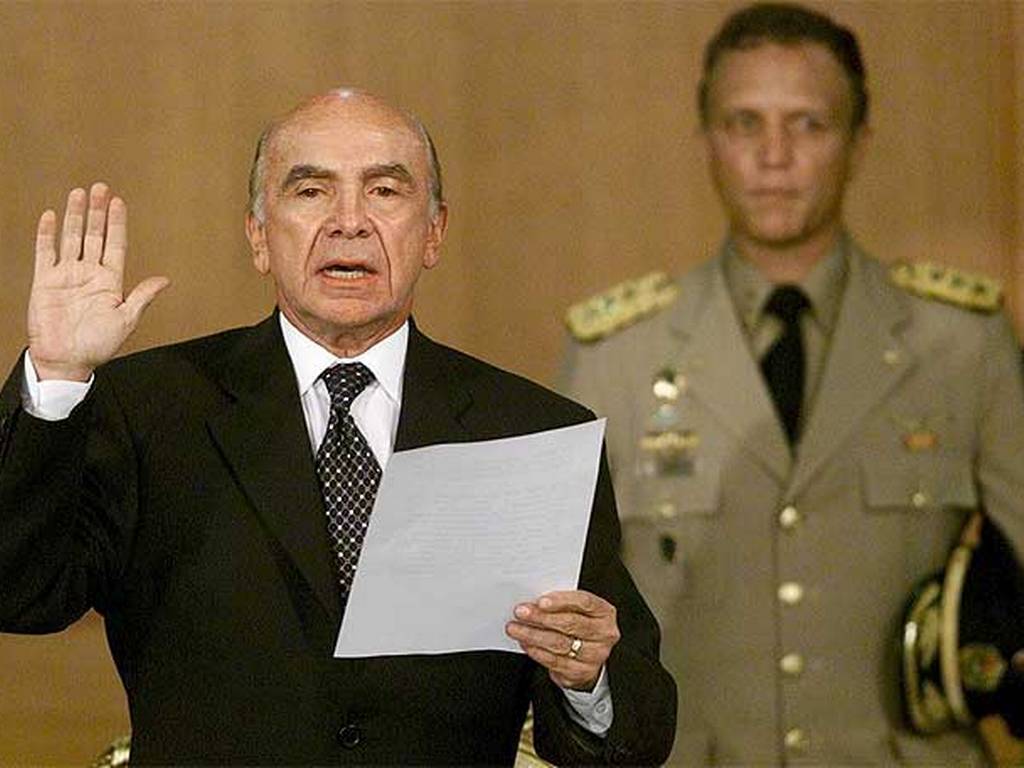 2002. Carmona se juramentó en Miraflores