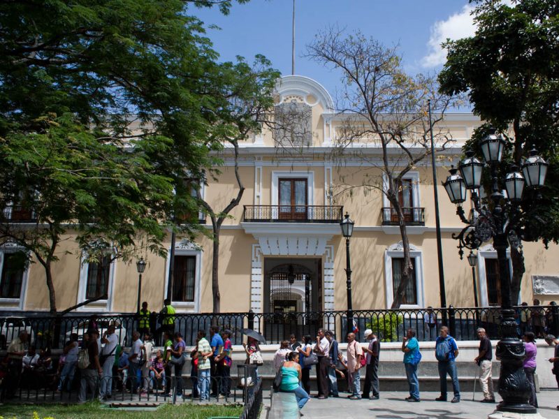 Gobierno de Maduro asegura que no aceptará tutelaje de EEUU ante propuesta de gobierno de transición