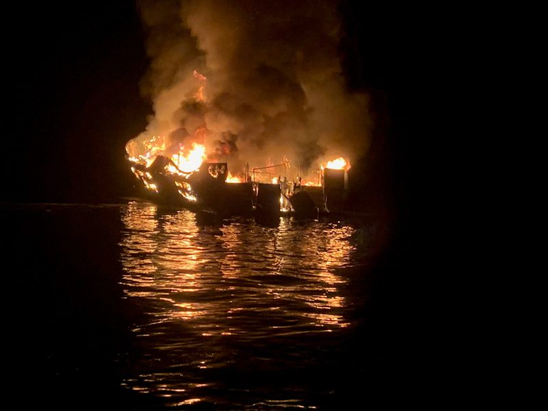 California-barco-hundimiento-incendio-20 cadaveres-eeuu
