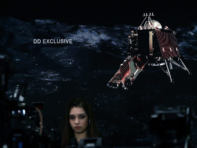 India pierde contacto con la sonda Chandrayaan-2 durante el alunizaje