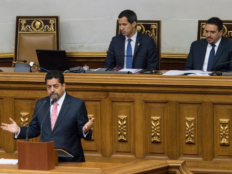 Continuidad administrativa baja costos de represión a Maduro, advierten expertos