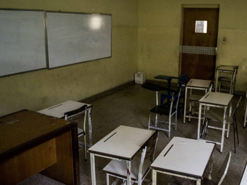 Aristóbulo Istúriz: Educación a distancia tiende a que muchos no retornen a la escuela