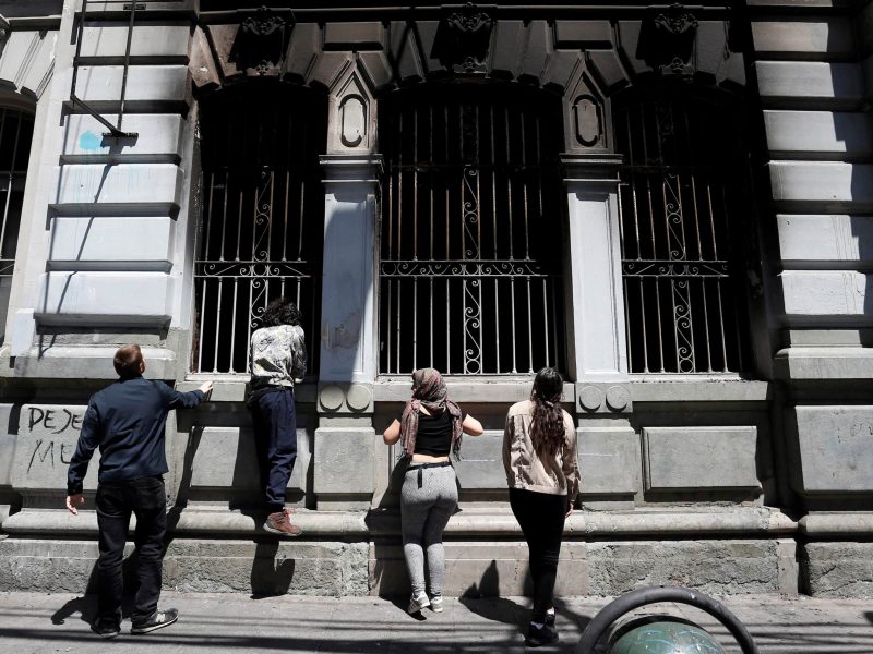 La sede de El Mercurio en Valparaíso fue incendiada