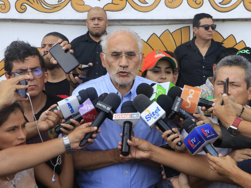 El opositor Carlos Mesa pidió al Gobierno boliviano que desconozca las elecciones presidenciales