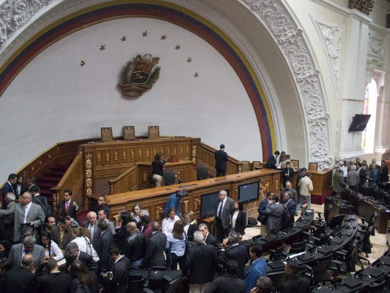 Diputados opositores son investigados por el Ministerio Público