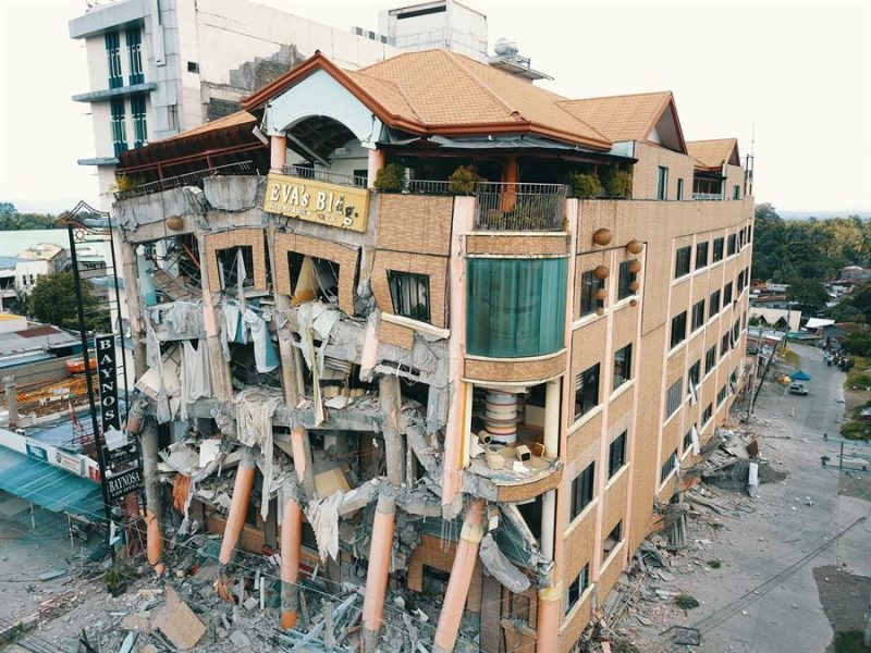 Cinco muertos y cuatro desaparecidos dejó un terremoto en Filipinas