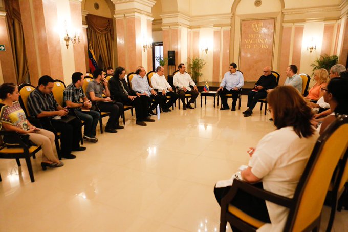 Intelectuales del oficialismo cubano se reunieron con Nicolás Maduro