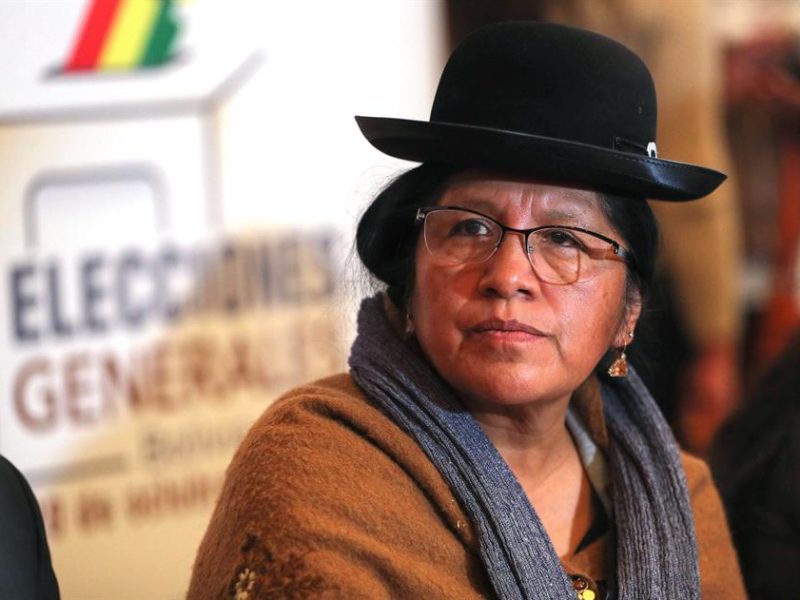La presidenta del Tribunal Supremo Electoral de Bolivia, María Eugenia Choque, fue apresada