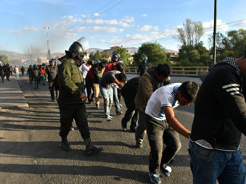 Cinco muertos y 22 heridos dejó un enfrentamiento en Cochabamba