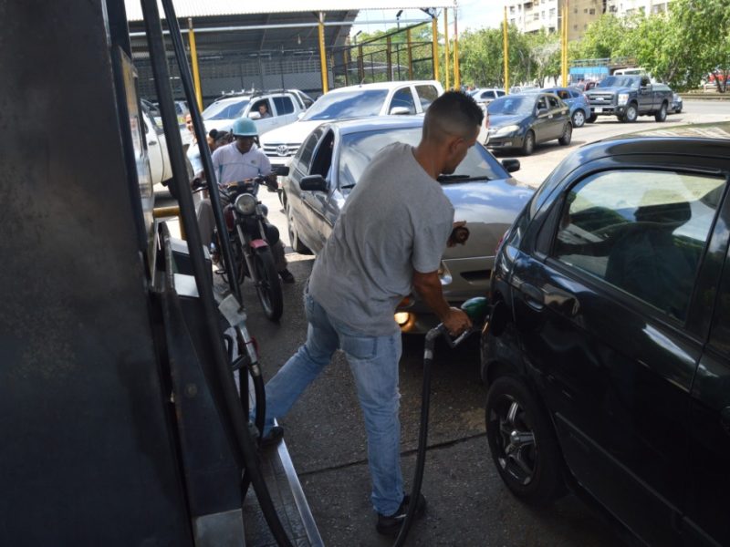 Los municipios Heres y Caroní recibirán gasolina por terminal de placa