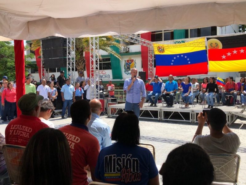 El gobernador de Miranda, Héctor Rodríguez, convocó a una consulta popular