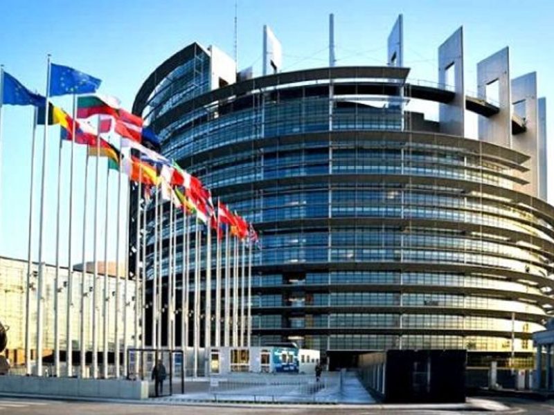 Eurocámara discutirá presencia de Delcy Rodríguez en España