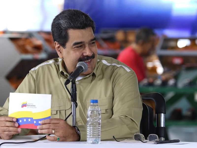 Maduro pide restablecer relaciones consulares con Colombia