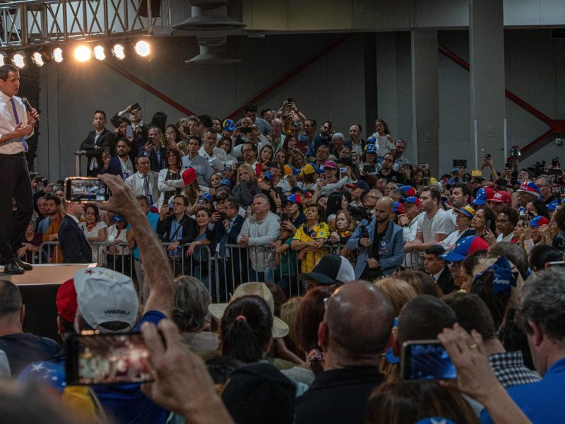 Juan Guaidó dijo que los venezolanos no pueden tercerizar salida al cambio