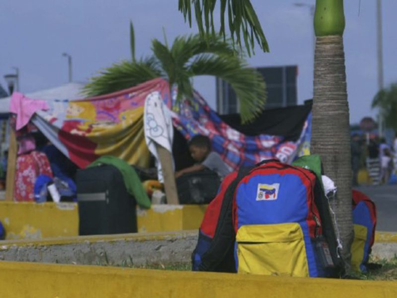 Perú niega ingreso a venezolanos que solicitan refugio
