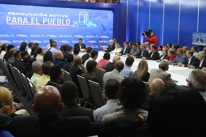 Nicolás Maduro anunció que empresas podrán emitir deuda en divisas