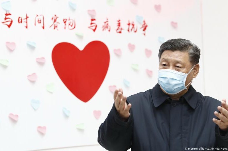 Xi Jinping aparece con mascarilla y llama “demonio” al coronavirus