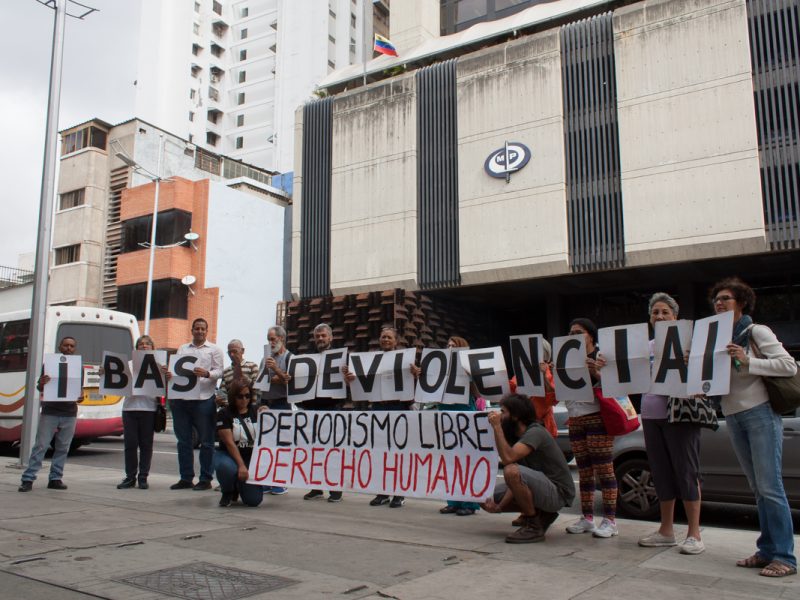 En un mes de cuarentena han sido detenidos 14 trabajadores de la prensa en Venezuela