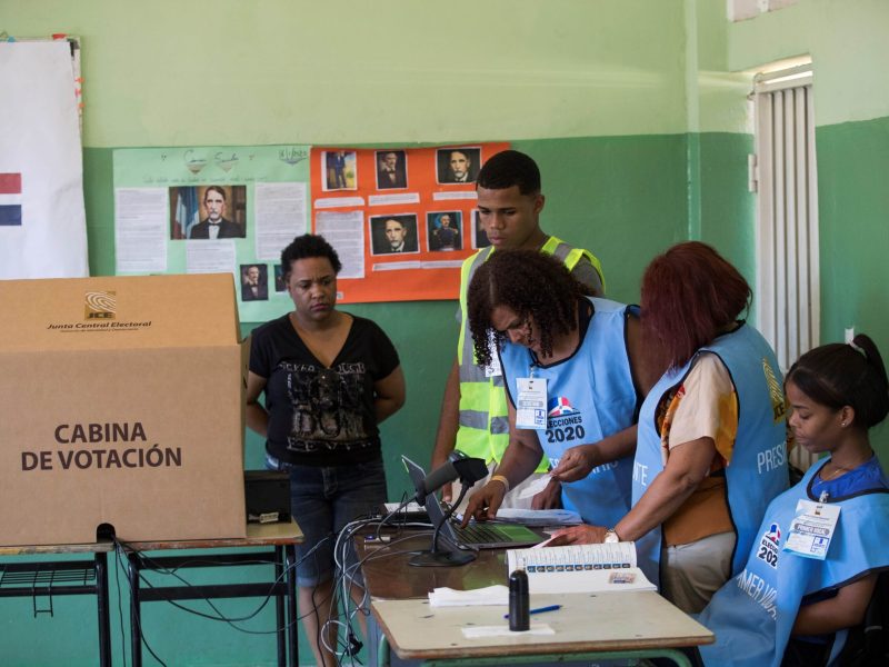Elecciones municipales en República Dominicana suspendidas por fallo técnico