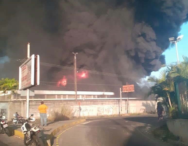 Presidenta del CNE exige investigación "a profundidad" por incendio de galpones en Filas de Mariche