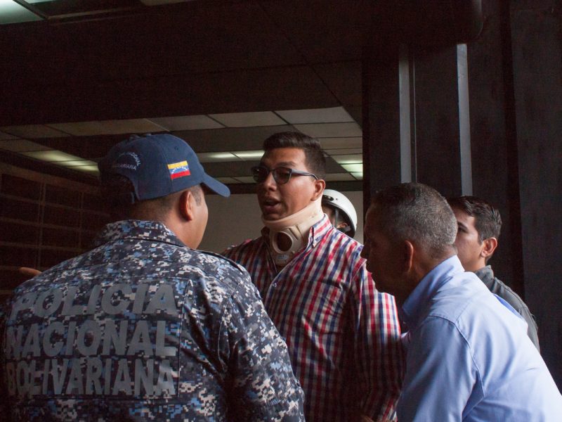 Policías, militares y colectivos agredieron a 39 periodistas entre enero y febrero, dice CNP