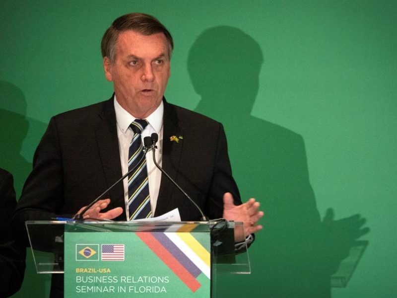 Bolsonaro dice en Miami que hay que devolver la normalidad a Venezuela