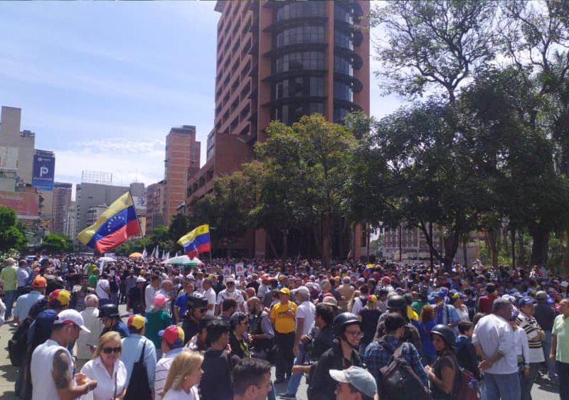 Así está la plaza Juan Pablo II a las 10:45 am #10Mar