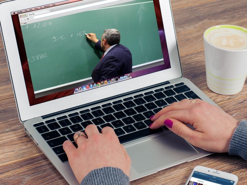 clases por internet COVID-19