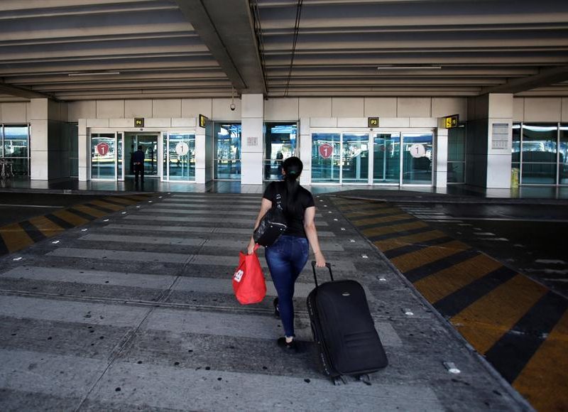 Uruguay cerrará centros comerciales y confirma 50 casos por coronavirus