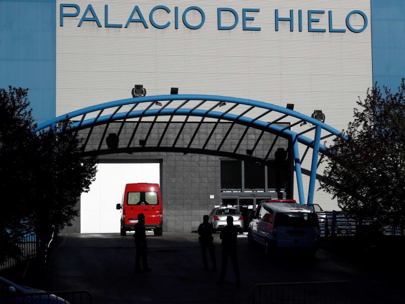 Madrid usará pista de hielo como morgue para fallecidos por coronavirus