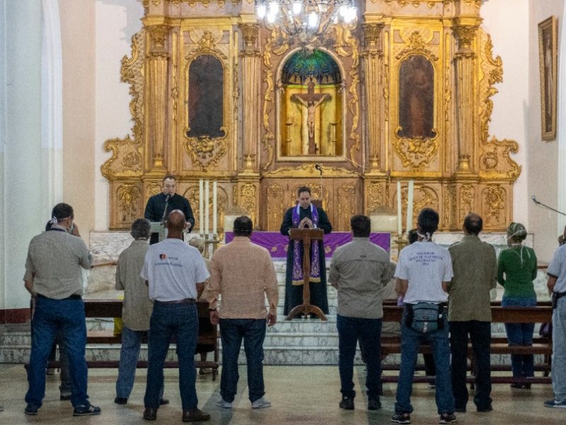 Palmeros de Chacao celebraron misa a puerta cerrada este #29Mar