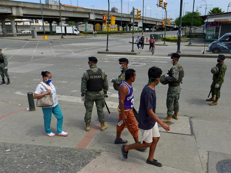 Cuatro periodistas muertos y 14 aislados con síntomas de COVID-19 en Ecuador