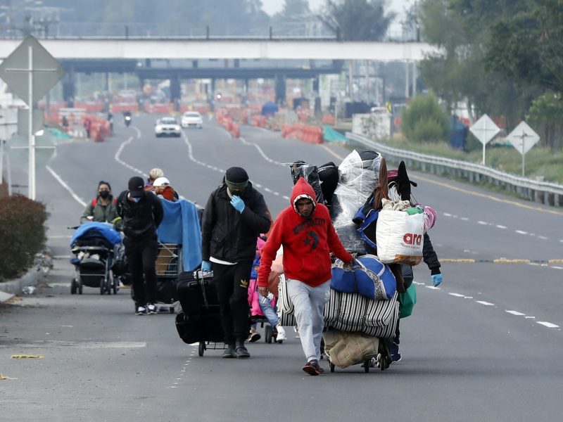 Regresar a su país sin nada, la odisea de miles de venezolanos en Colombia